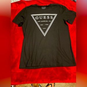 Guess r-shirt